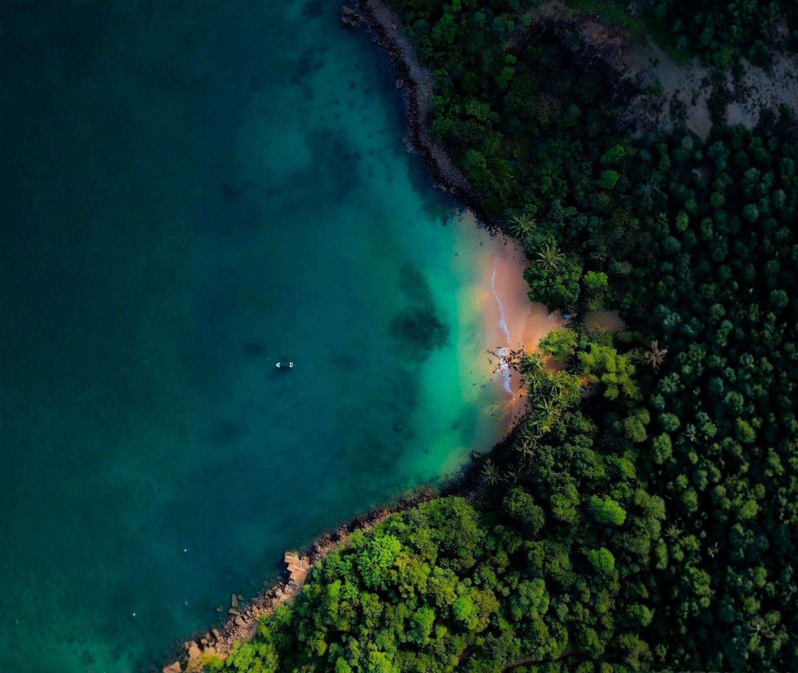 Grand Explorer: Beaches, Highlands & Wildlife